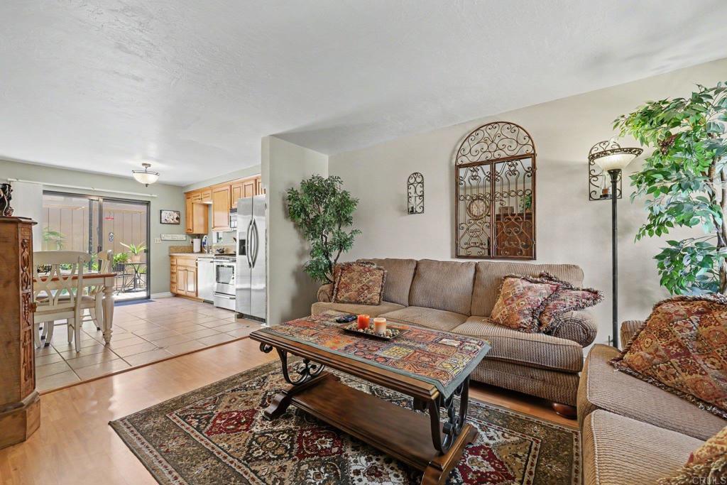 2728 Ariane Dr 52
