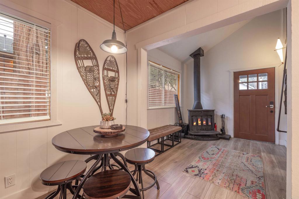271 Leonard Ln
