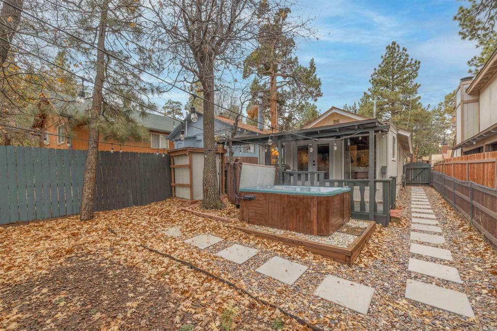 271 Leonard Ln