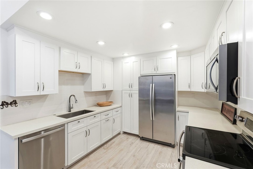 The Lakes (TLK) - Residential