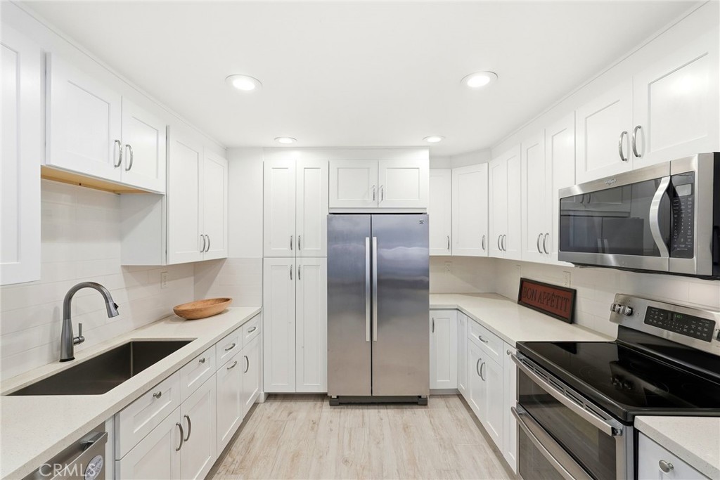 The Lakes (TLK) - Residential