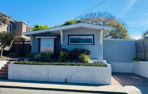 Photo of 3725 Crane Pl Pl, San Diego, CA 92103 (MLS # 260005126SD)