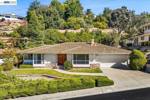 Photo of 1356 Scenicview Dr DR, San Leandro, CA 94577 (MLS # 41151938)
