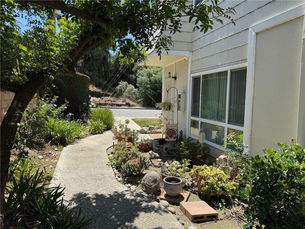1434 Highland 13