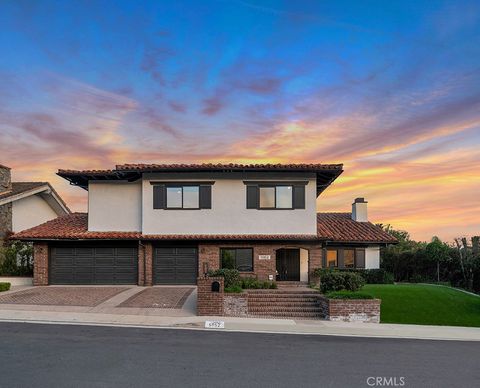 Photo of 5952 Woodland View Drive Dr, Woodland Hills, CA 91367 (MLS # SR26090355)