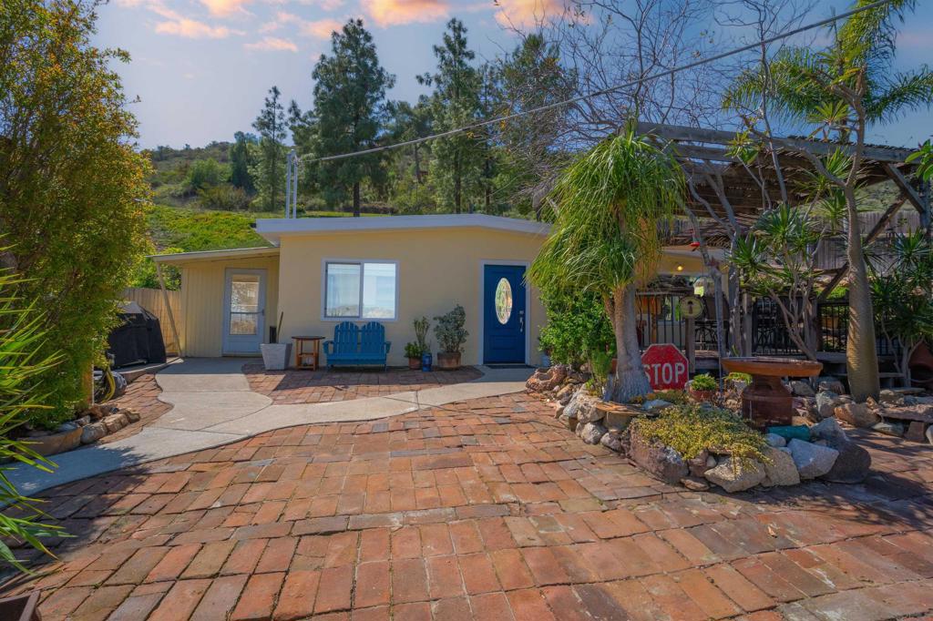 8726 Golden Ridge Rd