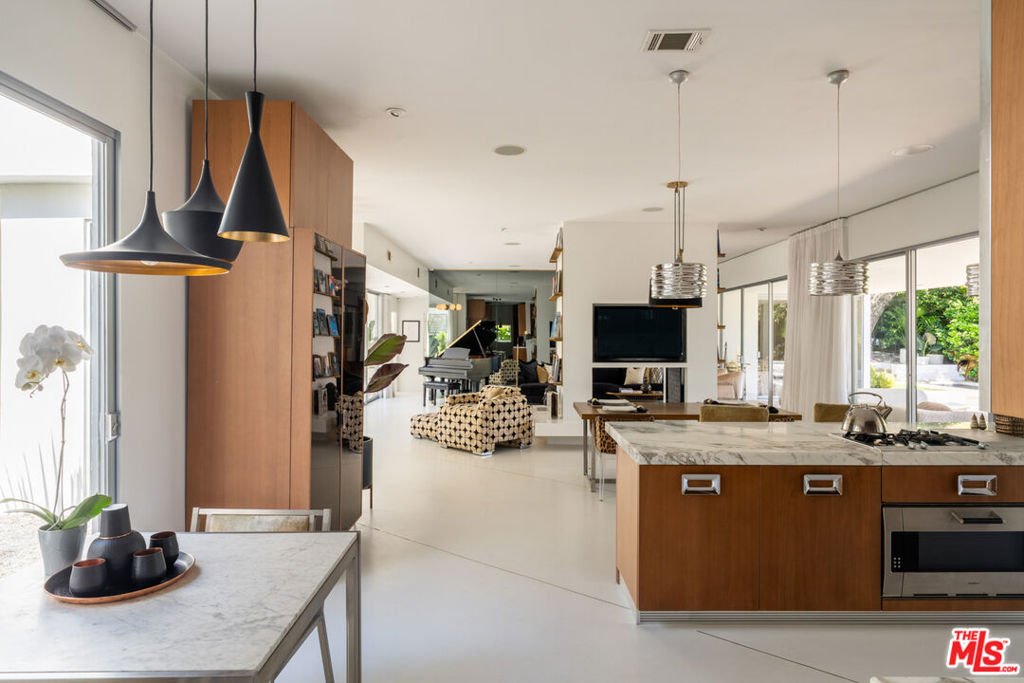 1030 San Rafael Lane
