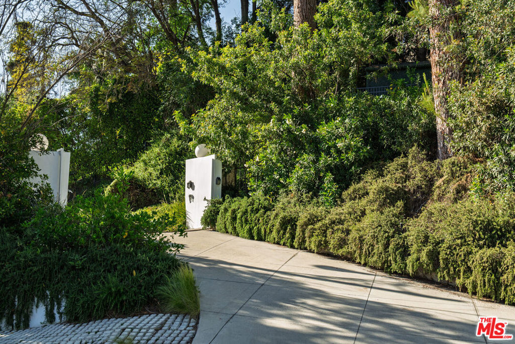 1030 San Rafael Lane