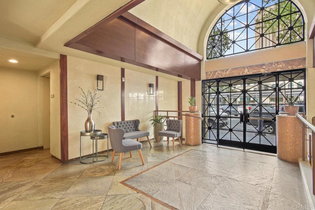 301 W G St 119
