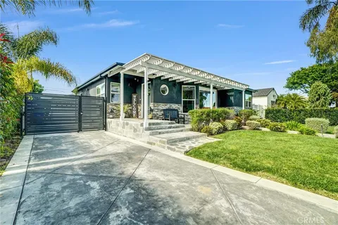 4601 Pepperwood Ave, Long Beach, CA 90808 - MLS#: SB26033811