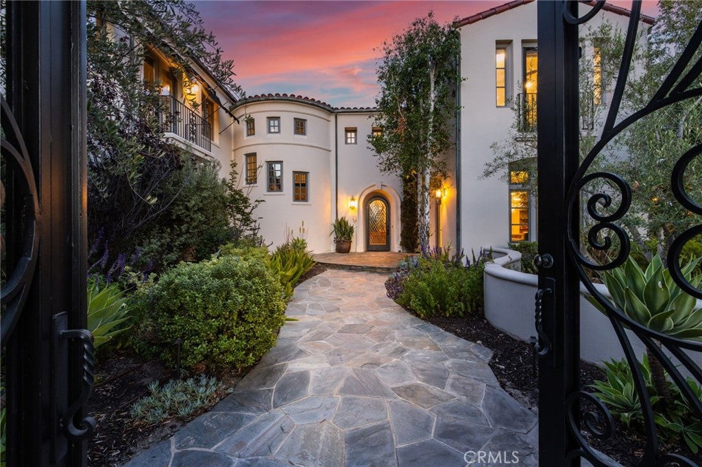 2 Havenhurst Drive