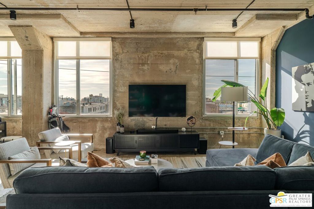 825 E 4th Street 508