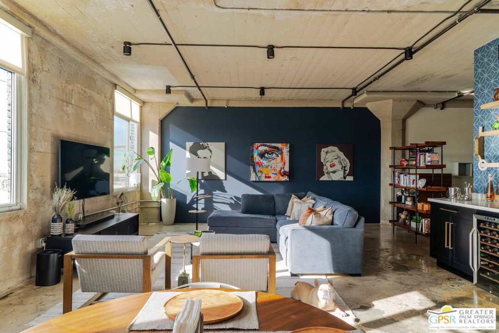 825 E 4th Street