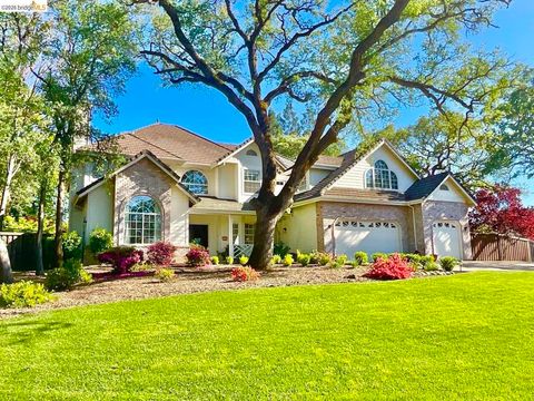 Photo of 4127 Kilt CIR Cir, El Dorado Hills, CA 95762 (MLS # 41129905)