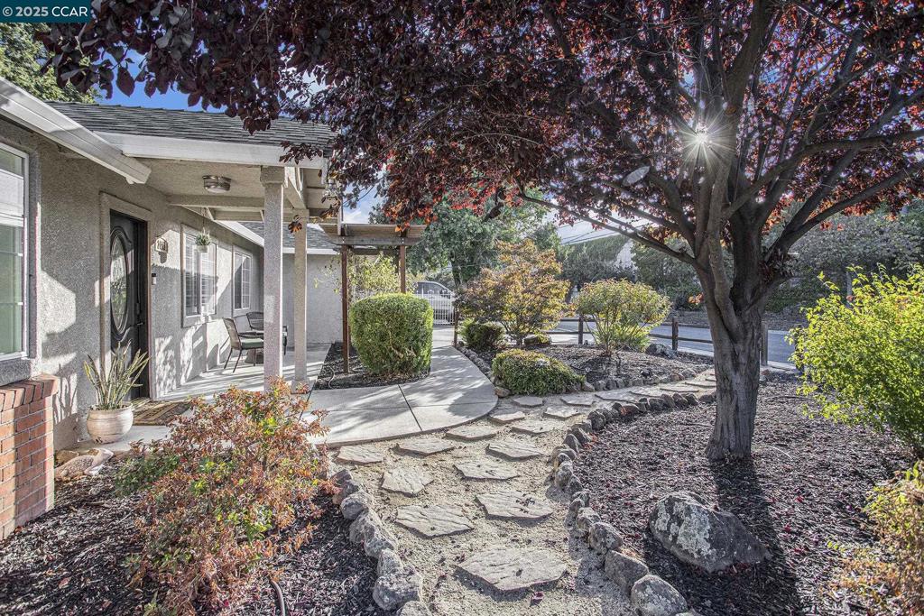 SHERMAN ACRE - Residential