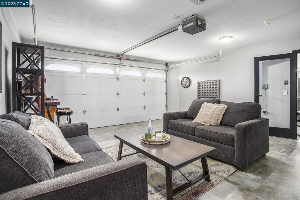 SHERMAN ACRE - Residential