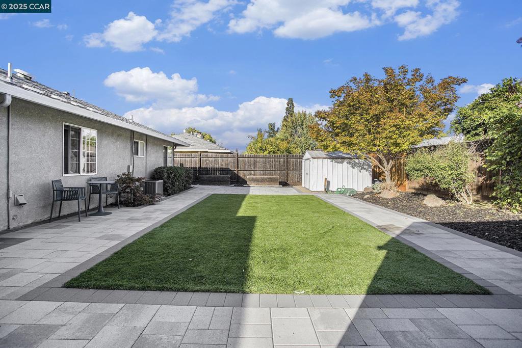 SHERMAN ACRE - Residential