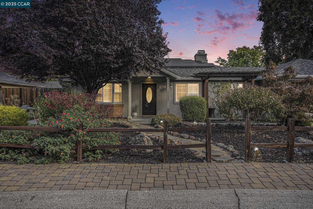 SHERMAN ACRE - Residential