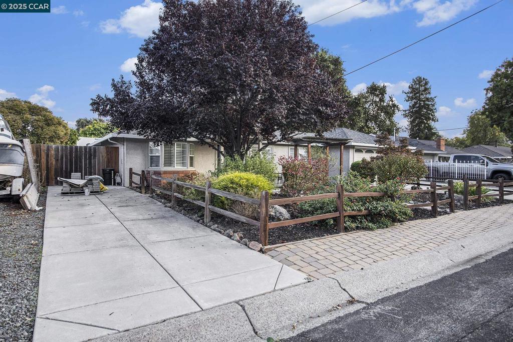 SHERMAN ACRE - Residential