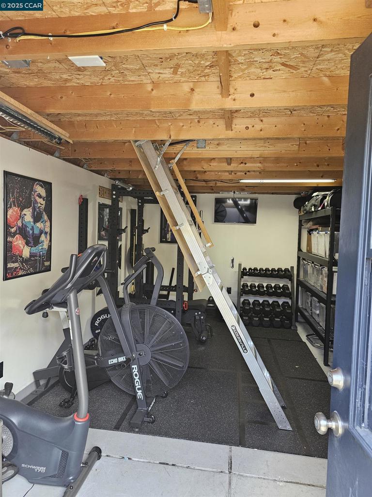 SHERMAN ACRE - Residential