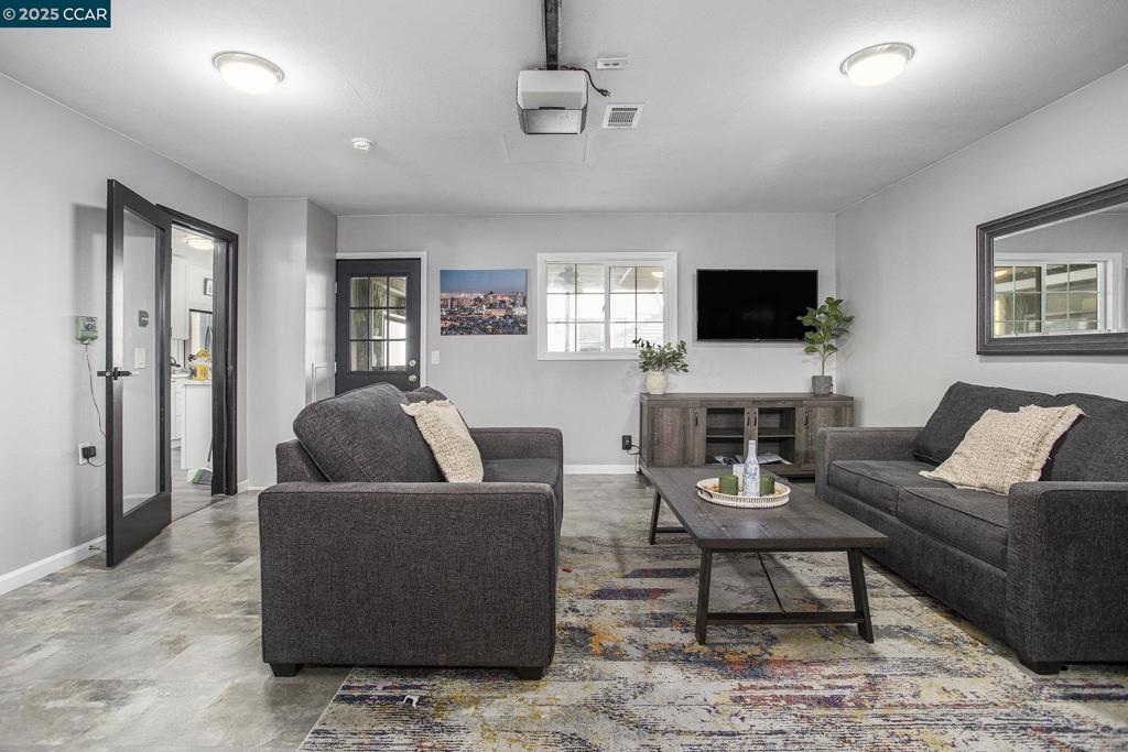 SHERMAN ACRE - Residential