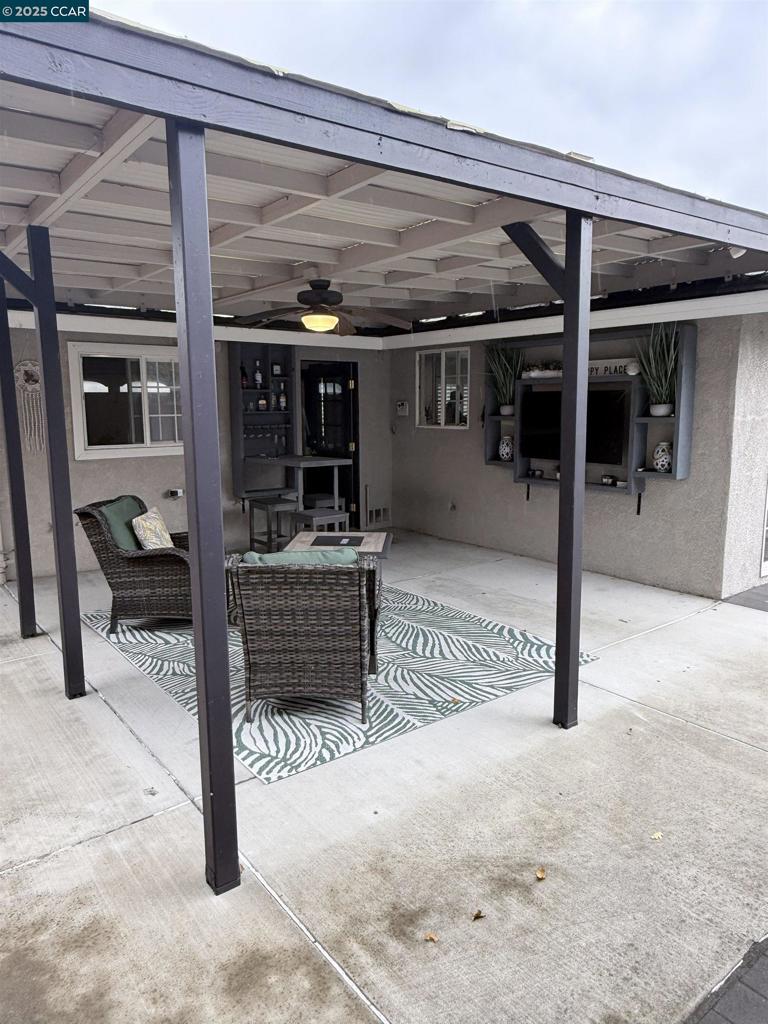 SHERMAN ACRE - Residential