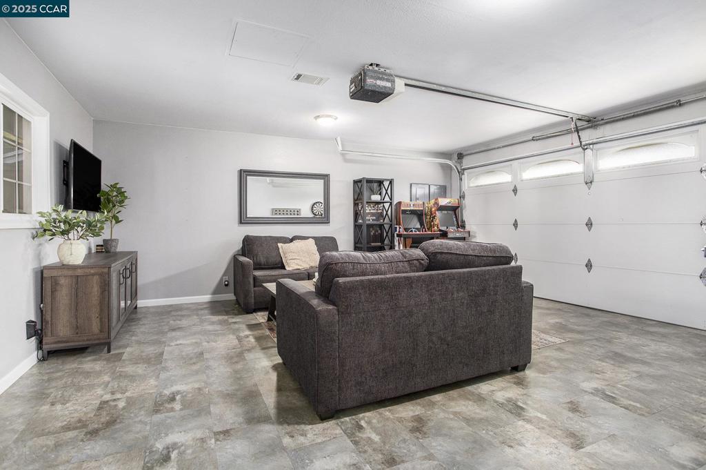 SHERMAN ACRE - Residential