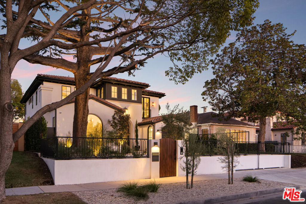 Properties 2 344 N Vista Street