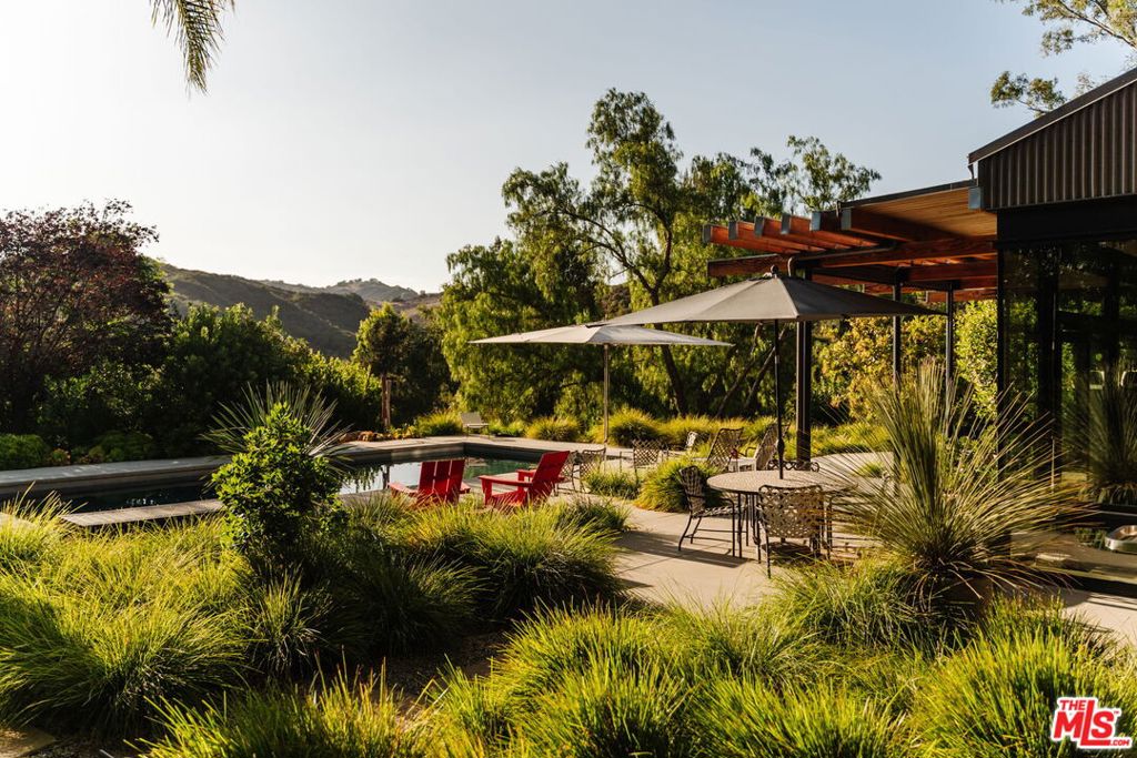 20605 Cheney Drive, Topanga CA 90290