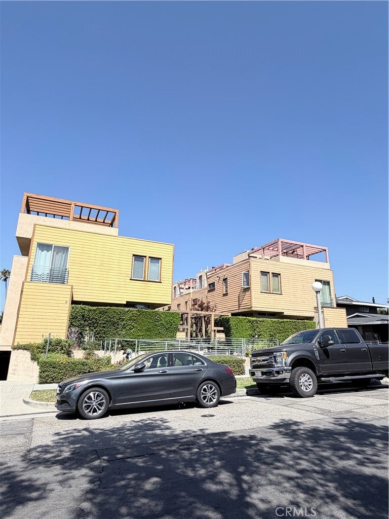 41 N Oak AVE