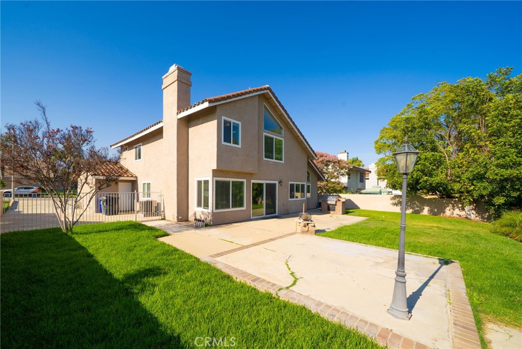 1584 W Buffington Street