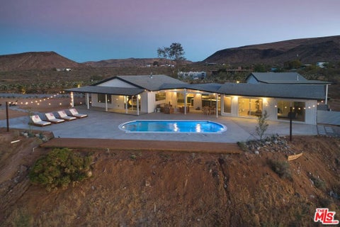 Photo of 55522 Chaparral Road, Yucca Valley, CA 92284 (MLS # 26850297)