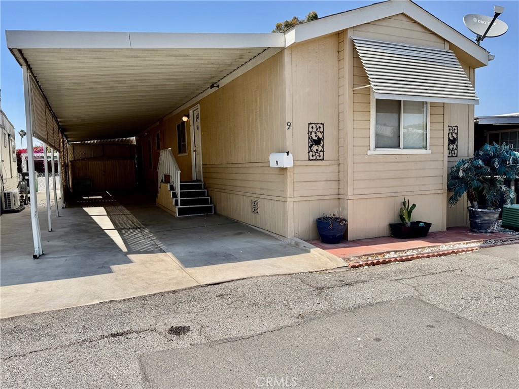 1203 W 6th
