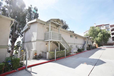 Photo of 21379 Gary Dr DR #14, Hayward, CA 94546 (MLS # 41149348)