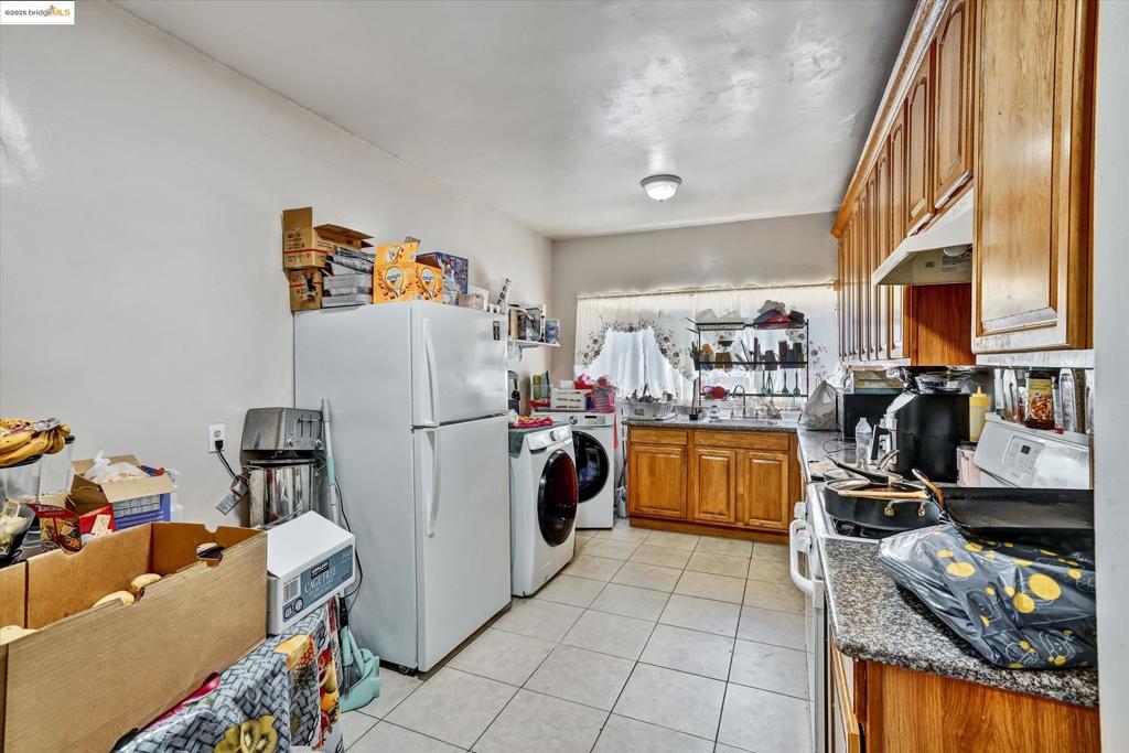 MISSION FOOTHILL - Residential Income