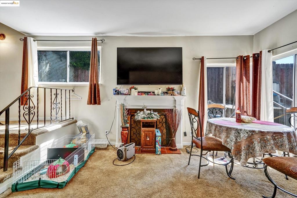 MISSION FOOTHILL - Residential Income