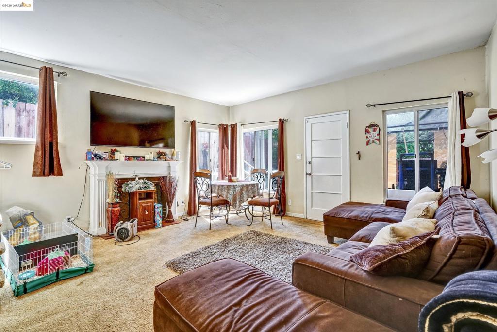 MISSION FOOTHILL - Residential Income