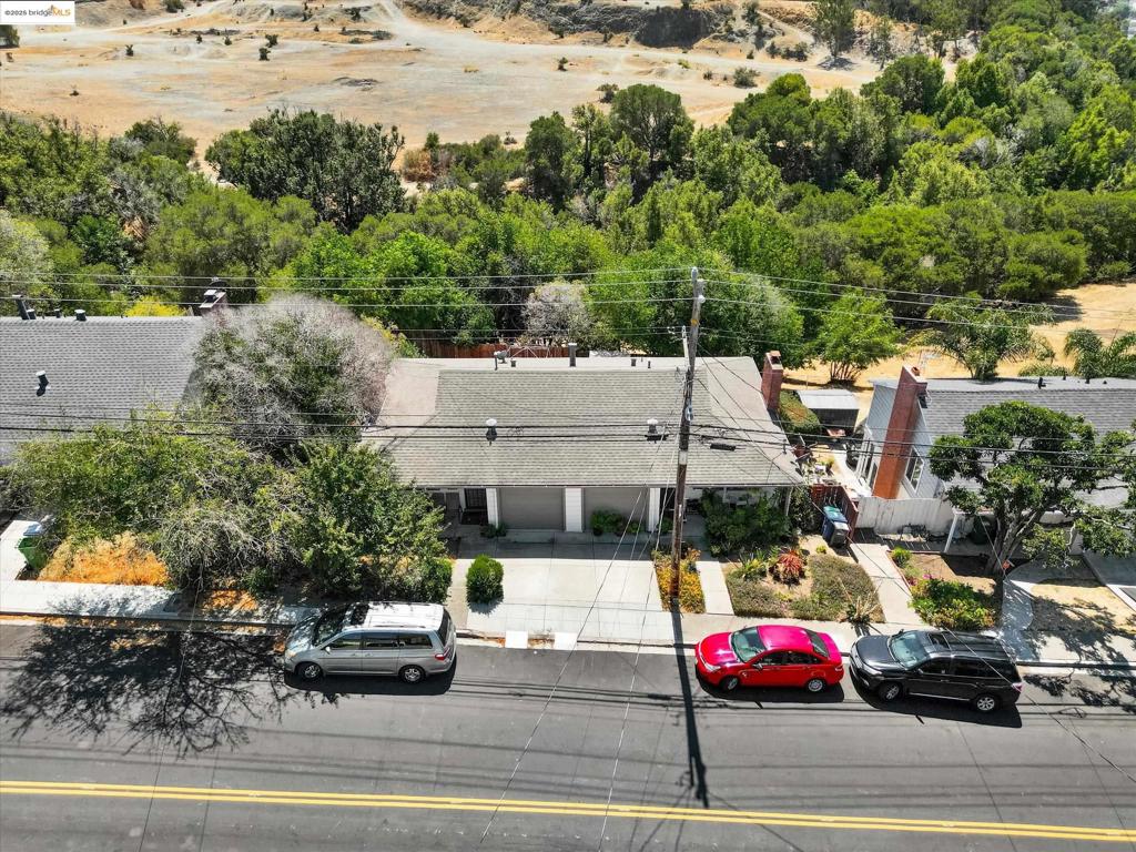 MISSION FOOTHILL - Residential Income