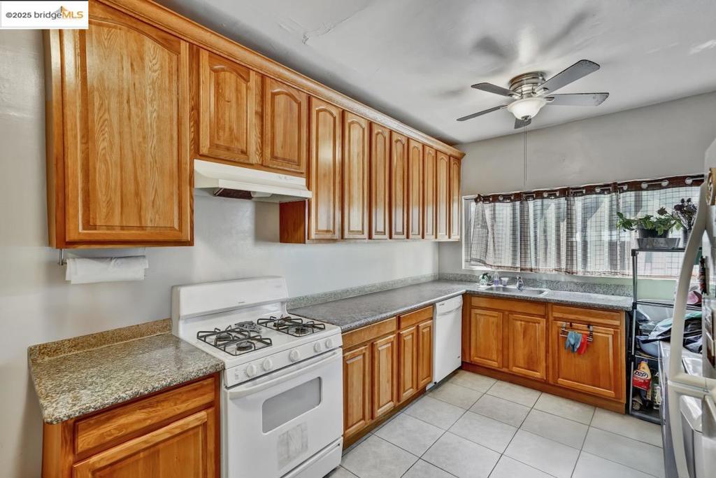 MISSION FOOTHILL - Residential Income