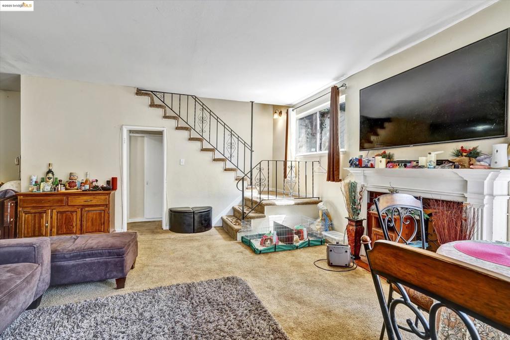 MISSION FOOTHILL - Residential Income