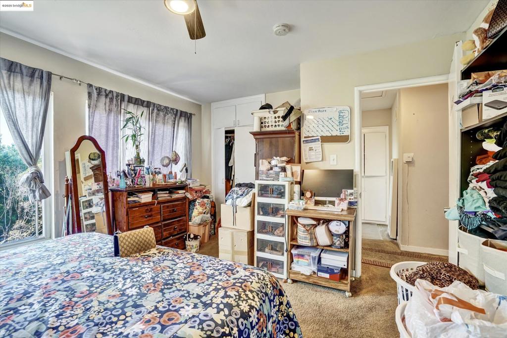 MISSION FOOTHILL - Residential Income