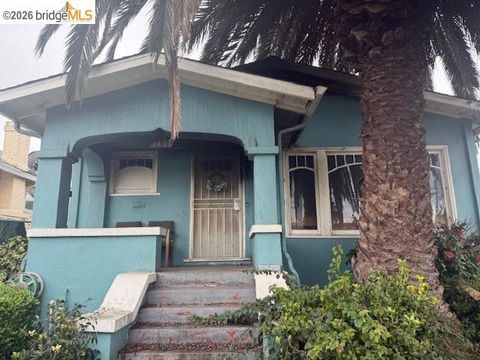 Photo of 1456 1456 67th AVE Ave, Oakland, CA 94621 (MLS # 41126671)