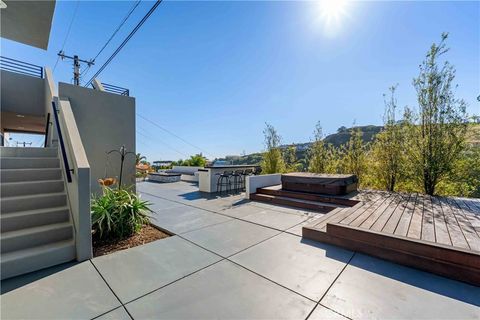 Tiny photo for 895 Via Ondulando, Ventura, CA 93003 (MLS # SR26048199)