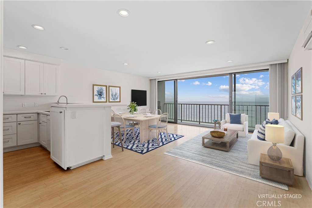 721 Esplanade 403