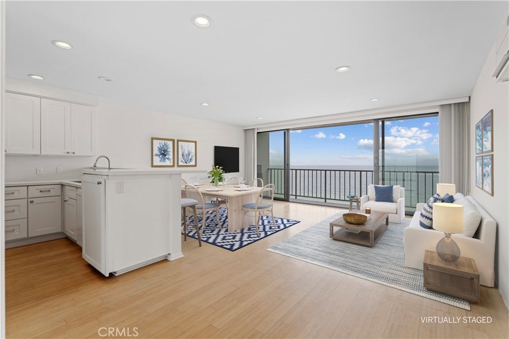 721 Esplanade 403