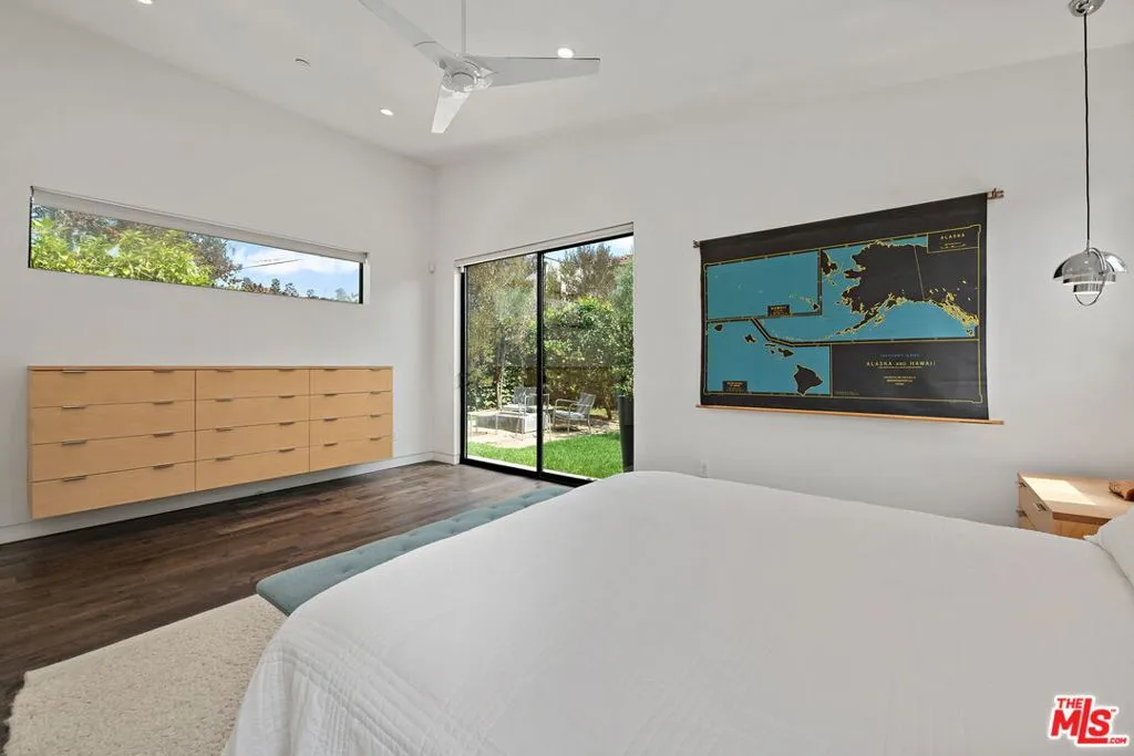 Los Angeles, California 90066, United States, 3 Bedrooms Bedrooms, ,2 BathroomsBathrooms,Residential,Active,202154