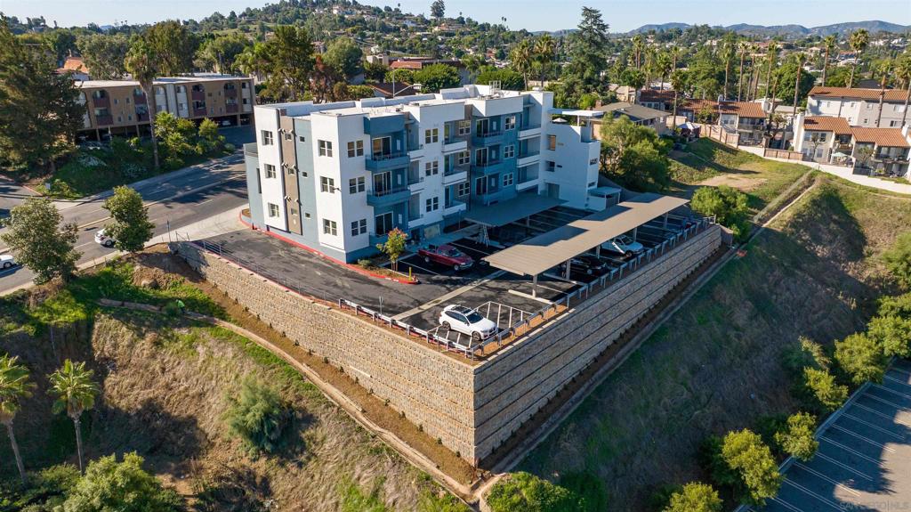 1316 E Grand