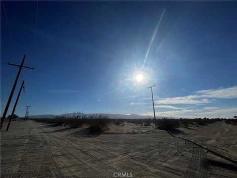 Photo of 0 Sheep Creek Road, Phelan, CA 92371 (MLS # CV22234455)