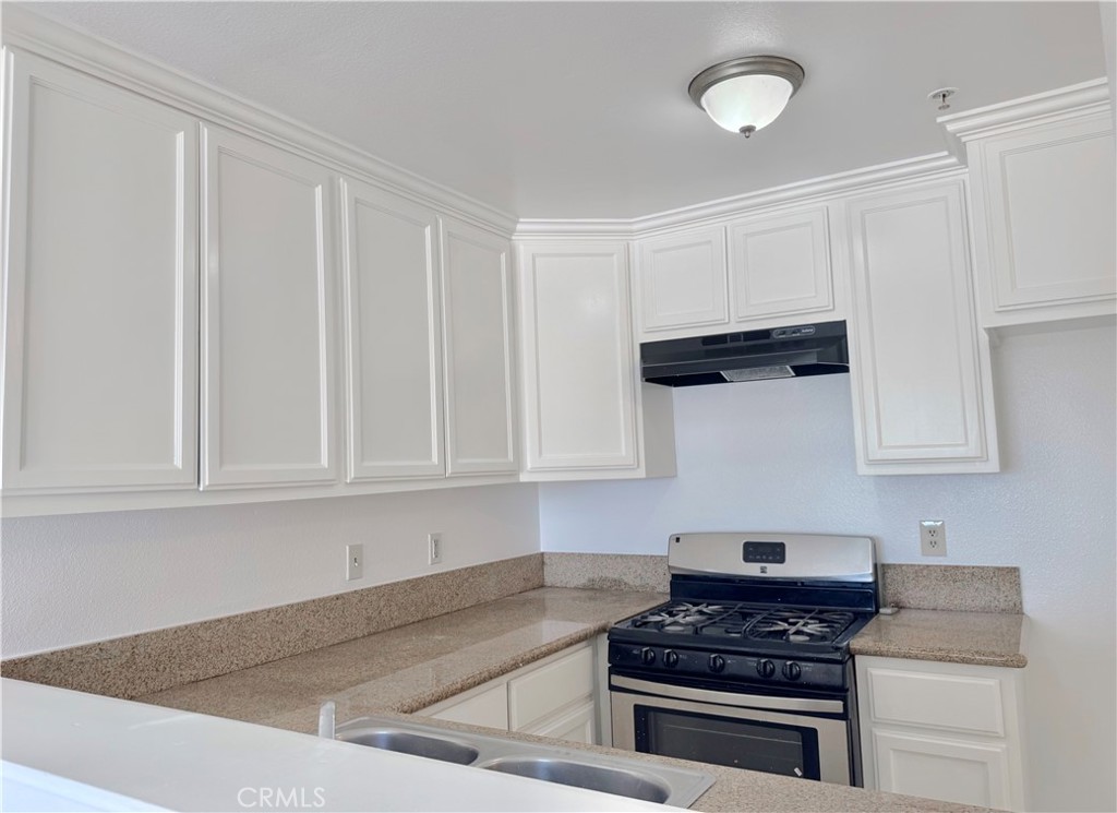 450 E 4th Street 414