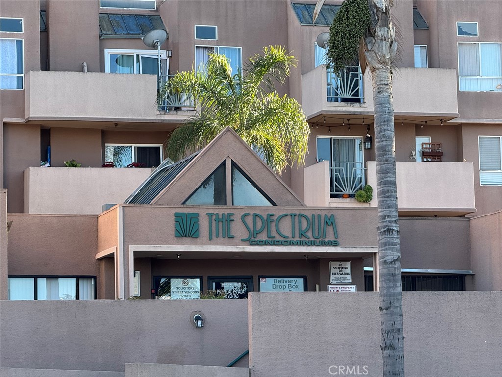 Newly Remodeled! Discover this beautifully updated 2-bedroom, 2-bath condo in downtown Santa Ana, featuring brand-new carpet, fresh paint, and updated fixtures throughout the unit. Enjoy attractive fourth-floor views with added privacy and no upstairs neighbors.
This property includes two garage parking spaces plus visitor parking. The location is walking distance to countless shopping and dining options, including the popular 4th Street Market. The unit comes with air conditioning and access to amenities such as a swimming pool, park, clubhouse for gatherings, laundry facilities, and on-site management. With its prime location, recent renovations, and desirable features, this condo makes a perfect choice for both homeowners and investors alike.